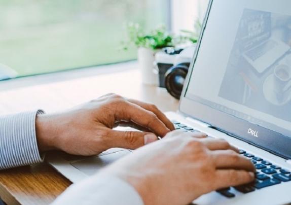 Tech Tip : Use Chrome Reading Mode To Remove Clutter And Listen Aloud